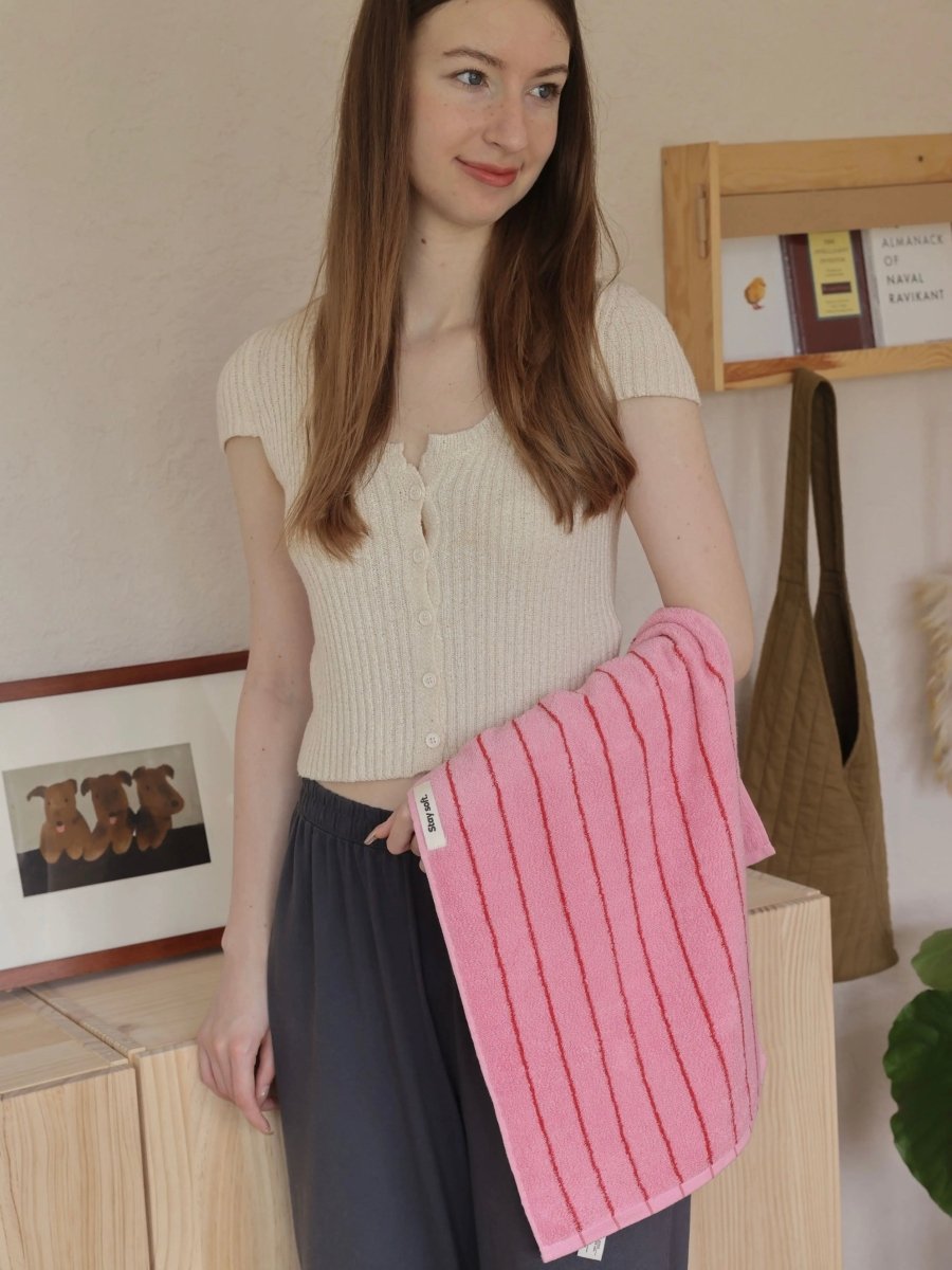Retro Whimsical Pink Stripe Bath Towel — 100% Long-Staple Cotton, Soft, Plush & Absorbent