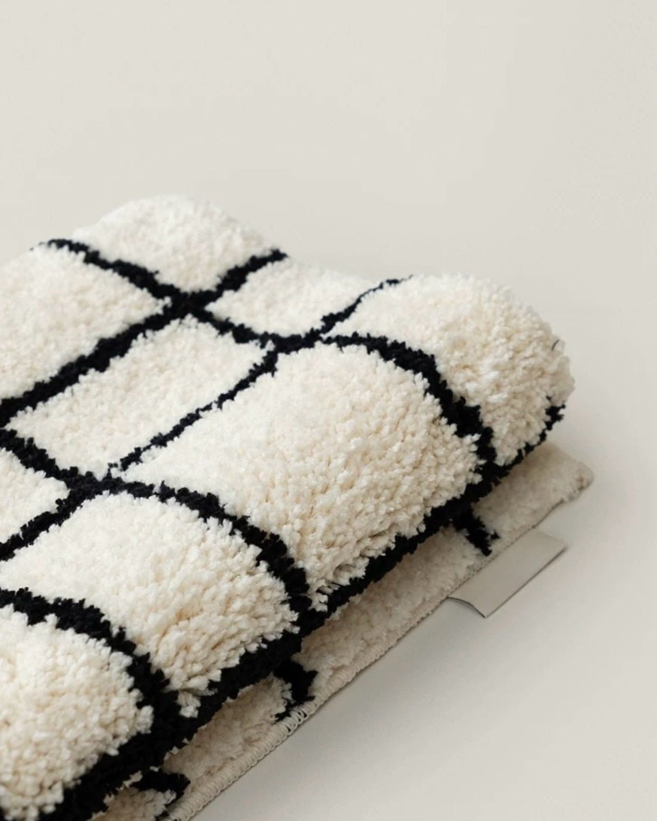 Ultra Soft Minimalist Nordic Stripe Bath Rug, Absorbent, Anti-slippery Mat